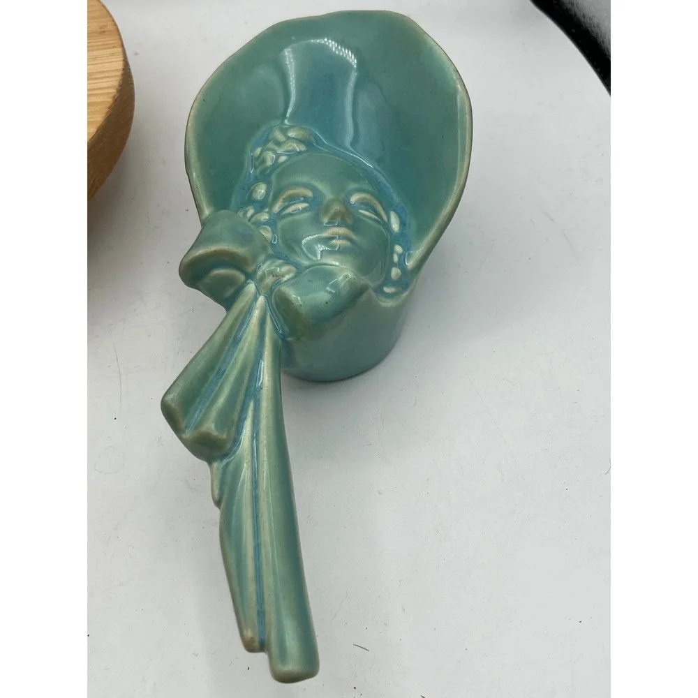 Vintage Haeger Wall Pocket Lady In Bonnet Blue 1940s Art Deco Teal